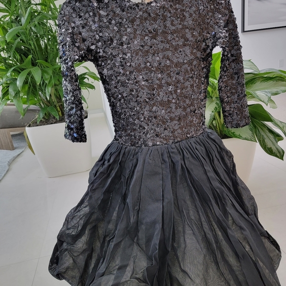 Dress - Picture 2 of 4